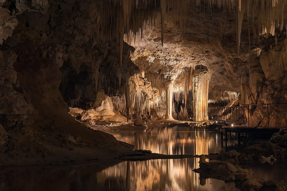 Lake Cave